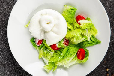Burrata peynirli salata, bufalo sütlü salata, salata, salata, salata, salata, lezzetli gurme, yemek, arka plan, masa, rustik yemek, fotokopi, fotokopi, uzay keto ve paleo diyeti vejetaryeni.