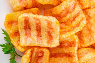 Pastırma, kızarmış pastırma, mısır, abur cubur, fast food masada doğal yemek, kırsal yemek, fotokopi odası.