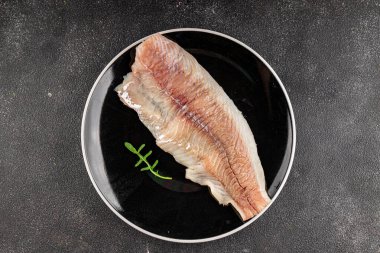 Çiğ fileto beyaz balık doğal besin taze pesseeter diyet gurme arka plan masa üzerinde rustik gıda üst görünüm fotokopi uzay keto ve paleo