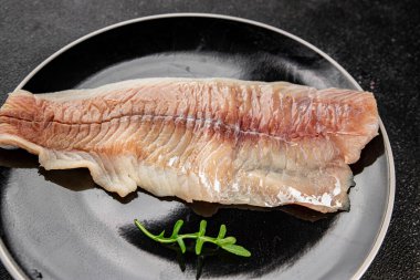 Çiğ fileto beyaz balık doğal besin taze pesseeter diyet gurme arka plan masa üzerinde rustik gıda üst görünüm fotokopi uzay keto ve paleo