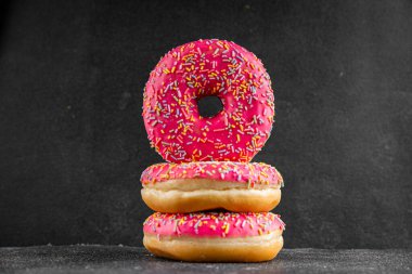 Tatlı tatlı tatlı fast food taze lezzetli gurme yemek arkaplanı masanın üzerinde rustik yemek üst görünüm fotokopi alanı