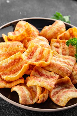 Pastırma, kızarmış pastırma, mısır, abur cubur, fast food masada doğal yemek, kırsal yemek, fotokopi odası.