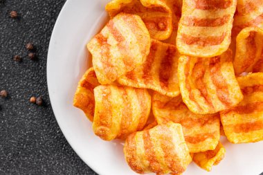 Pastırma, kızarmış pastırma, mısır, abur cubur, fast food masada doğal yemek, kırsal yemek, fotokopi odası.