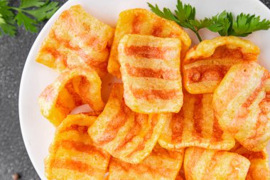 Pastırma, kızarmış pastırma, mısır, abur cubur, fast food masada doğal yemek, kırsal yemek, fotokopi odası.