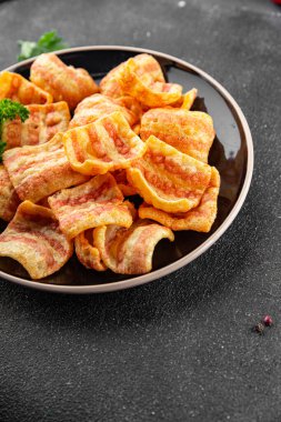 Pastırma, kızarmış pastırma, mısır, abur cubur, fast food masada doğal yemek, kırsal yemek, fotokopi odası.