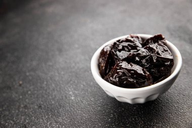 Makarna spagetti çiğ kamış buğday malzemesi masaya taze yemek kırsal yemek üst görünüm uzay yiyecek arka plan fotokopisi