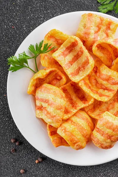 Pastırma, kızarmış pastırma, mısır, abur cubur, fast food masada doğal yemek, kırsal yemek, fotokopi odası.