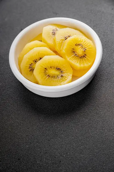 Kivi sarısı lezzetli meyveler lezzetli lezzetli gurme yemek geçmişi masa rustik yemekler fotokopi alanı keto ve paleo diyet vegan ve vejetaryen yemekleri