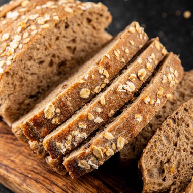 Yulaf ekmeği kepekli, kepekli, kepekli, kepekli, doğal, lezzetli, lezzetli gurme yemek arkaplanı masa kırsal gıdanın üstünde fotokopi alanı.