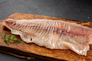 Çiğ fileto beyaz balık doğal besin taze pesseeter diyet gurme arka plan masa üzerinde rustik gıda üst görünüm fotokopi uzay keto ve paleo