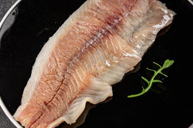 Çiğ fileto beyaz balık doğal besin taze pesseeter diyet gurme arka plan masa üzerinde rustik gıda üst görünüm fotokopi uzay keto ve paleo