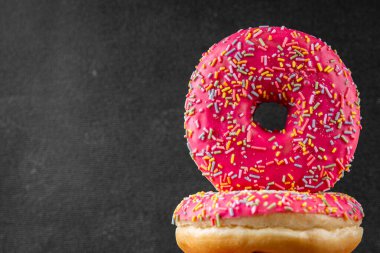 Tatlı tatlı tatlı fast food taze lezzetli gurme yemek arkaplanı masanın üzerinde rustik yemek üst görünüm fotokopi alanı