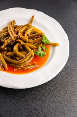 Yeşil fasulye sosu taze lezzetli gurme yemek arkaplanı masaya rustik yemek üst görünüm uzay keto ve paleo diyet vejetaryen ve vejetaryen gıda