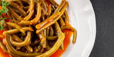 Yeşil fasulye sosu taze lezzetli gurme yemek arkaplanı masaya rustik yemek üst görünüm uzay keto ve paleo diyet vejetaryen ve vejetaryen gıda