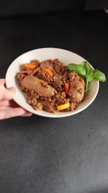 Mercimek, sosis ve sebze aperatif sebze taze lezzetli gurme yemek arkaplanı masa rustik gıda üst görünümü kopya alanı