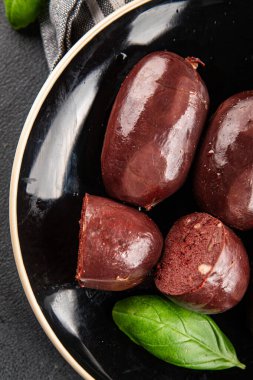 Siyah puding sosis taze lezzetli gurme yemek arkaplanı masanın üstünde rustik yemek üst görünümü fotokopi alanı