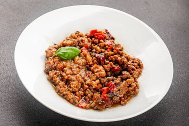 Mercimek tabağı sebzeleri ve kavrulmuş biberler lezzetli sebzeler taze vejetaryen ve vejetaryen yemek arka planı masanın üstünde rustik yiyecekler fotokopi alanı keto ve paleo diyeti