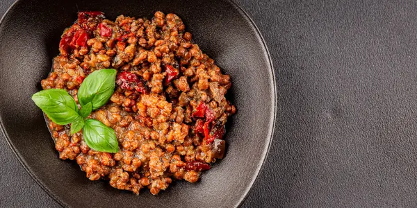 Mercimek tabağı sebzeleri ve kavrulmuş biberler lezzetli sebzeler taze vejetaryen ve vejetaryen yemek arka planı masanın üstünde rustik yiyecekler fotokopi alanı keto ve paleo diyeti