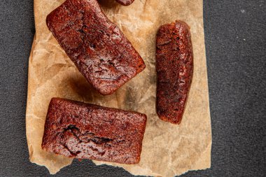 Finansal bisküvi çikolatalı kurabiye tatlı tatlı lezzetli gurme yemek arkaplanı masa rustik gıda üst görünüm fotokopi alanı