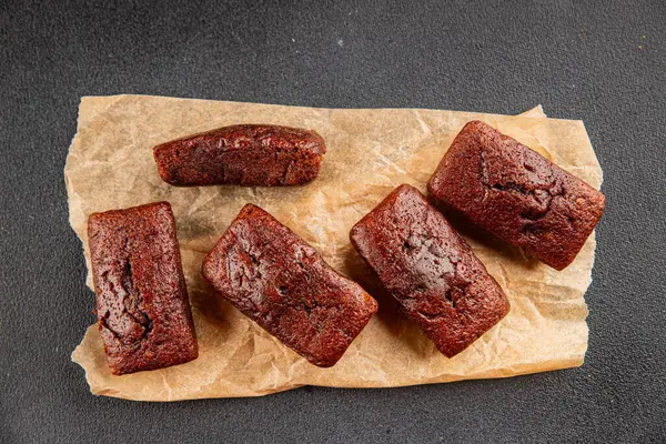 Finansal bisküvi çikolatalı kurabiye tatlı tatlı lezzetli gurme yemek arkaplanı masa rustik gıda üst görünüm fotokopi alanı