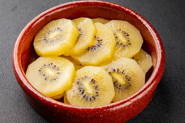 Kivi sarısı lezzetli meyveler lezzetli lezzetli gurme yemek geçmişi masa rustik yemekler fotokopi alanı keto ve paleo diyet vegan ve vejetaryen yemekleri