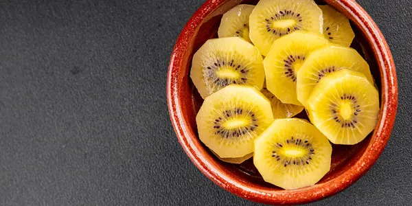 Kivi sarısı lezzetli meyveler lezzetli lezzetli gurme yemek geçmişi masa rustik yemekler fotokopi alanı keto ve paleo diyet vegan ve vejetaryen yemekleri