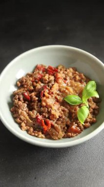 Mercimek tabağı sebzeleri ve kavrulmuş biberler lezzetli sebzeler taze vejetaryen ve vejetaryen yemek arka planı masanın üstünde rustik yiyecekler fotokopi alanı keto ve paleo diyeti
