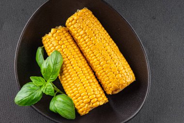 Mısır koçanı yemeği kaynatılmış çerez taze sebze lezzetli gurme yemek arka planı masaya rustik gıda fotokopi alanı keto ve paleo diyet vejetaryen ve vejetaryen gıda