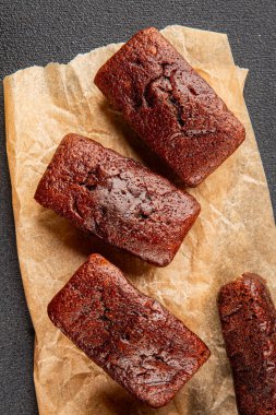 Finansal bisküvi çikolatalı kurabiye tatlı tatlı lezzetli gurme yemek arkaplanı masa rustik gıda üst görünüm fotokopi alanı