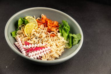 Şehriye kasesi, vejetaryen, lezzetli gurme yemek arka planı, rustik yemekler, fotokopi alanı, keto, paleo diyet vejetaryen ve vejetaryen yemekleri.