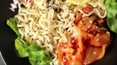 Şehriye kasesi, vejetaryen, lezzetli gurme yemek arka planı, rustik yemekler, fotokopi alanı, keto, paleo diyet vejetaryen ve vejetaryen yemekleri.