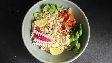 Şehriye kasesi, vejetaryen, lezzetli gurme yemek arka planı, rustik yemekler, fotokopi alanı, keto, paleo diyet vejetaryen ve vejetaryen yemekleri.