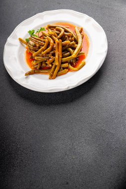 Yeşil fasulye sosu taze lezzetli gurme yemek arkaplanı masaya rustik yemek üst görünüm uzay keto ve paleo diyet vejetaryen ve vejetaryen gıda