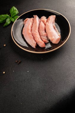 Tavşan çiğ et fileto taze lezzetli gurme yemek arka planı masa rustik gıda üst görünüm fotokopi alanı keto ve paleo diyet