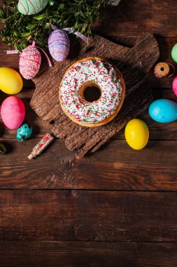 Paskalya pastası tatlı pasta geleneksel bayram hristiyanlığı organik ürün taze lezzetli gurme yemek arkaplanı masa kırsal gıdaların üst görünümü fotokopi alanı
