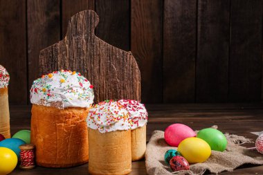 Paskalya pastası tatlı pasta geleneksel bayram hristiyanlığı organik ürün taze lezzetli gurme yemek arkaplanı masa kırsal gıdaların üst görünümü fotokopi alanı