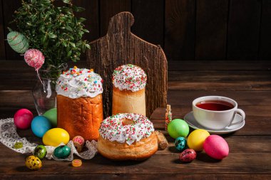 Paskalya pastası tatlı pasta geleneksel bayram hristiyanlığı organik ürün taze lezzetli gurme yemek arkaplanı masa kırsal gıdaların üst görünümü fotokopi alanı