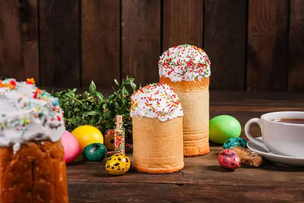 Paskalya pastası tatlı pasta geleneksel bayram hristiyanlığı organik ürün taze lezzetli gurme yemek arkaplanı masa kırsal gıdaların üst görünümü fotokopi alanı