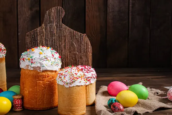 Paskalya pastası tatlı pasta geleneksel bayram hristiyanlığı organik ürün taze lezzetli gurme yemek arkaplanı masa kırsal gıdaların üst görünümü fotokopi alanı