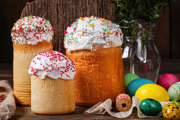 Paskalya pastası tatlı pasta geleneksel bayram hristiyanlığı organik ürün taze lezzetli gurme yemek arkaplanı masa kırsal gıdaların üst görünümü fotokopi alanı