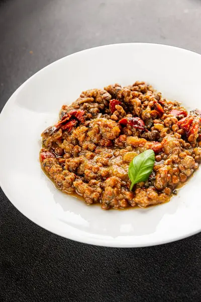 Mercimek tabağı sebzeleri ve kavrulmuş biberler lezzetli sebzeler taze vejetaryen ve vejetaryen yemek arka planı masanın üstünde rustik yiyecekler fotokopi alanı keto ve paleo diyeti