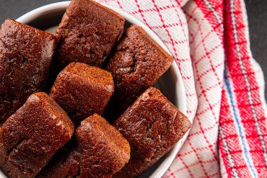 Biscuit Financier çikolatalı kurabiye tatlı tatlı lezzetli gurme yemek arkaplanı masa rustik gıda üst görünüm fotokopi alanı