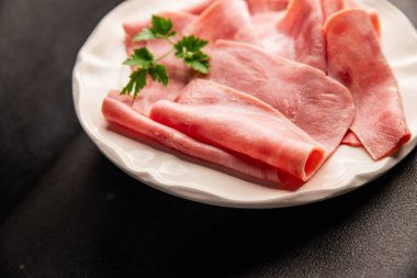 Jambon eti dilimler domuz eti taze lezzetli gurme yemek arkaplanı masa üzerinde rustik gıda üst görünüm fotokopi alanı