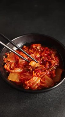 Balık pirzolası şekillendirilmiş balık pirzolası fast food taze gurme yemek arkaplanı masa kırsal gıdalar üst görünüm uzay fotokopisi