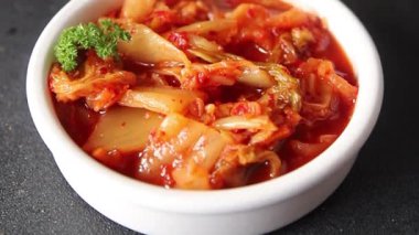 Balık pirzolası şekillendirilmiş balık pirzolası fast food taze gurme yemek arkaplanı masa kırsal gıdalar üst görünüm uzay fotokopisi