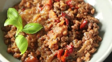 Mercimek tabağı sebzeleri ve kavrulmuş biberler lezzetli sebzeler taze vejetaryen ve vejetaryen yemek arka planı masanın üstünde rustik yiyecekler fotokopi alanı keto ve paleo diyeti