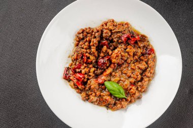 Mercimek tabağı sebzeleri ve kavrulmuş biberler lezzetli sebzeler taze vejetaryen ve vejetaryen yemek arka planı masanın üstünde rustik yiyecekler fotokopi alanı keto ve paleo diyeti