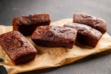 Finansal bisküvi çikolatalı kurabiye tatlı tatlı lezzetli gurme yemek arkaplanı masa rustik gıda üst görünüm fotokopi alanı