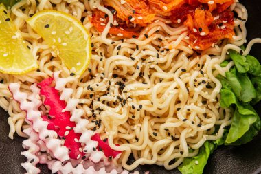 Şehriye kasesi, vejetaryen, lezzetli gurme yemek arka planı, rustik yemekler, fotokopi alanı, keto, paleo diyet vejetaryen ve vejetaryen yemekleri.