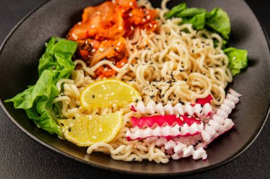 Şehriye kasesi, vejetaryen, lezzetli gurme yemek arka planı, rustik yemekler, fotokopi alanı, keto, paleo diyet vejetaryen ve vejetaryen yemekleri.